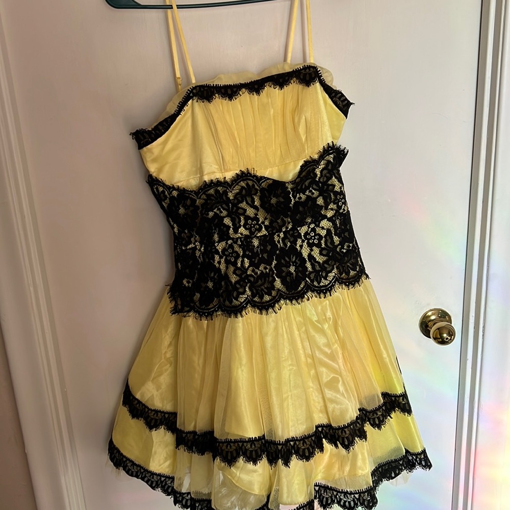 Yellow & Black Lace Formal Party Homecoming Dress
